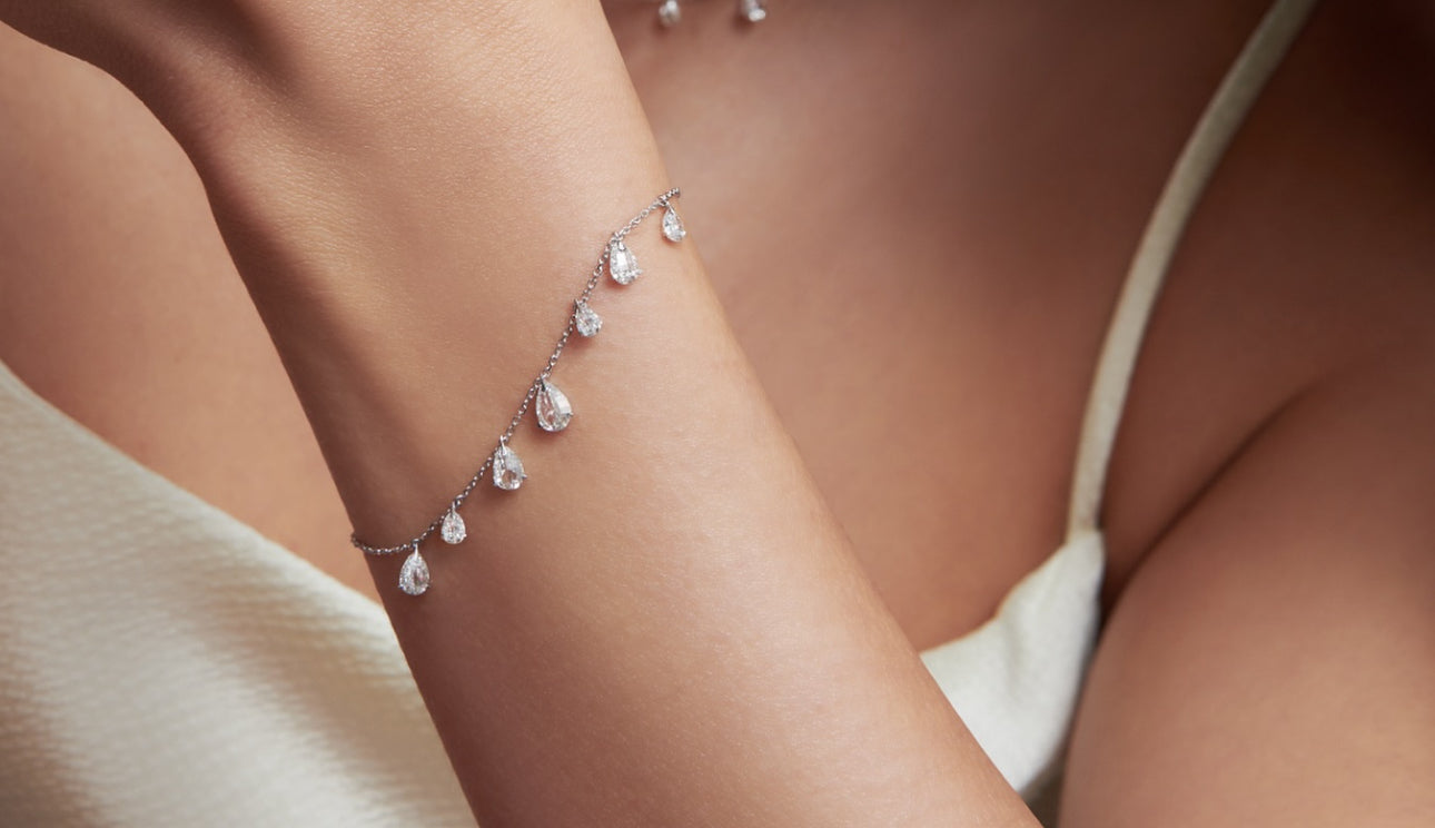 Delicate Pear Drop Bracelet – Minimal Sparkle with Graceful Movement
